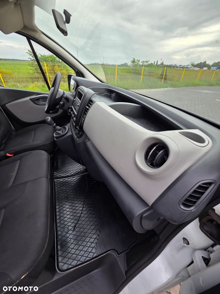Renault Trafic - 23