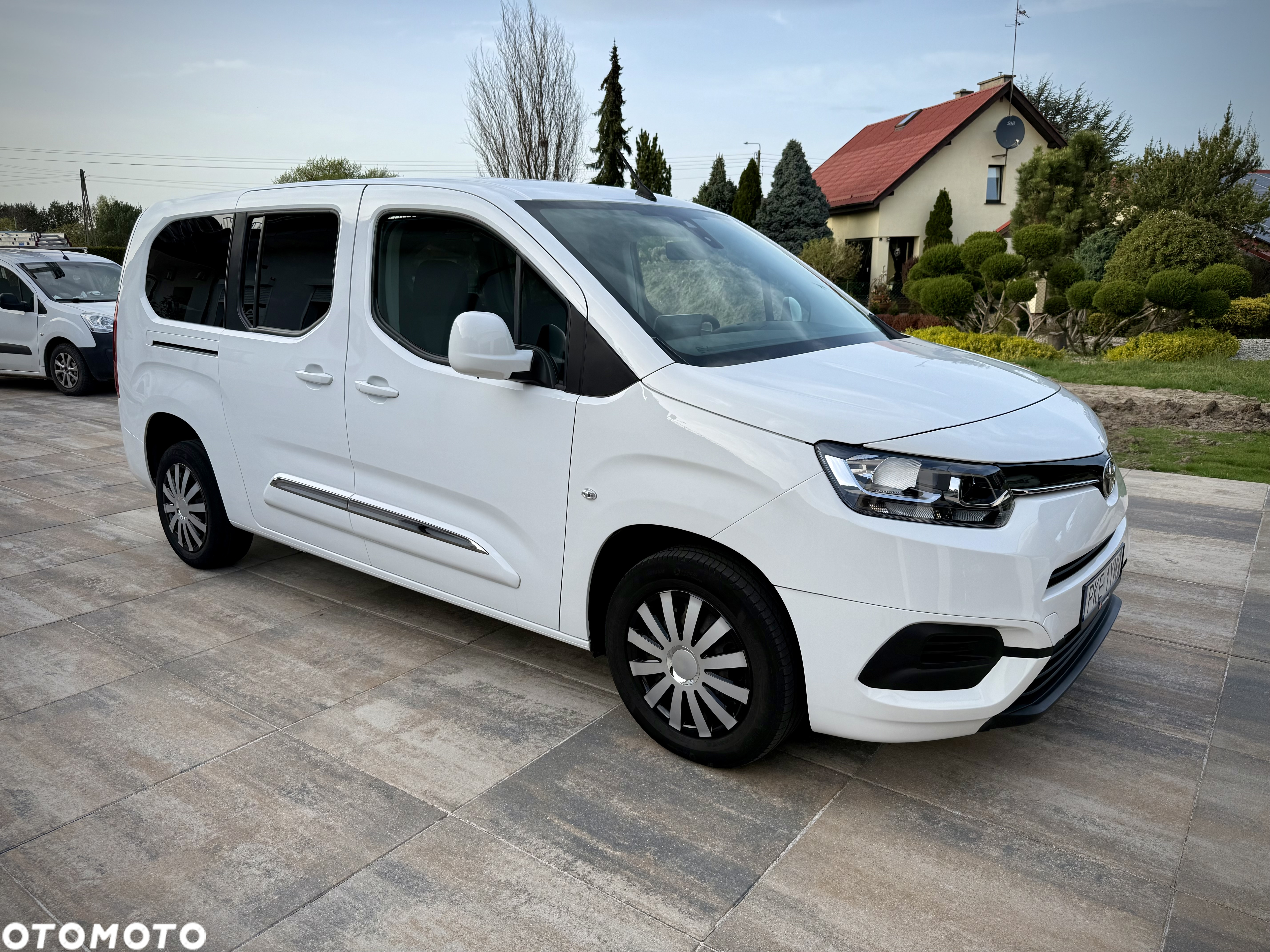 Toyota Proace City Verso Long 1.5 D-4D Business - 4