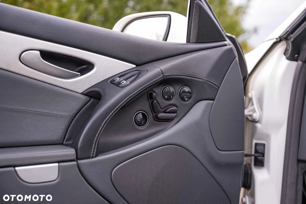 Mercedes-Benz SL - 24