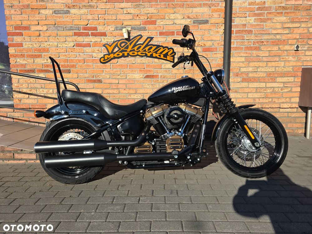 Harley-Davidson Softail Street Bob - 1