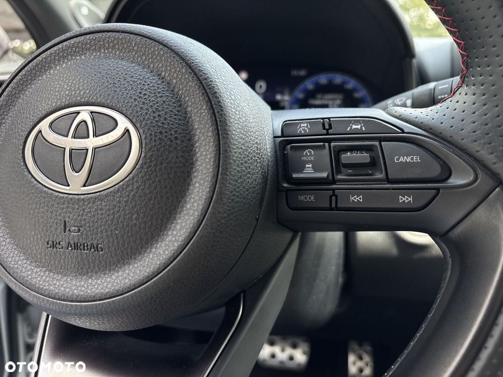 Toyota Yaris Hybrid 1.5 GR Sport - 28
