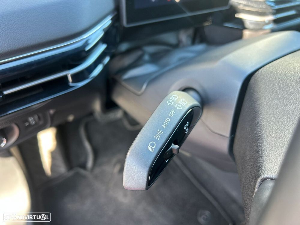 MG MG4 64 kWh Luxury - 37