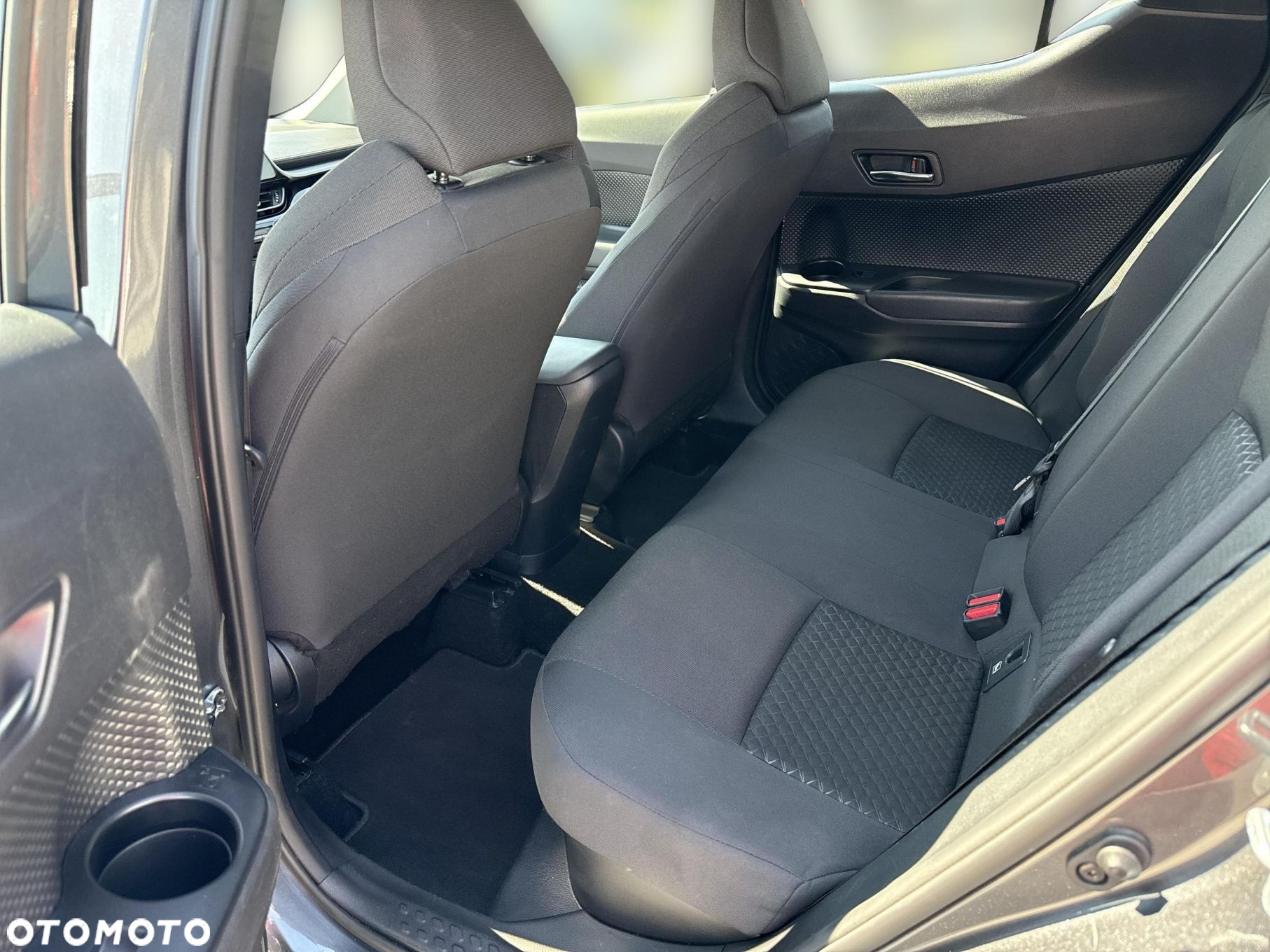 Toyota C-HR - 10