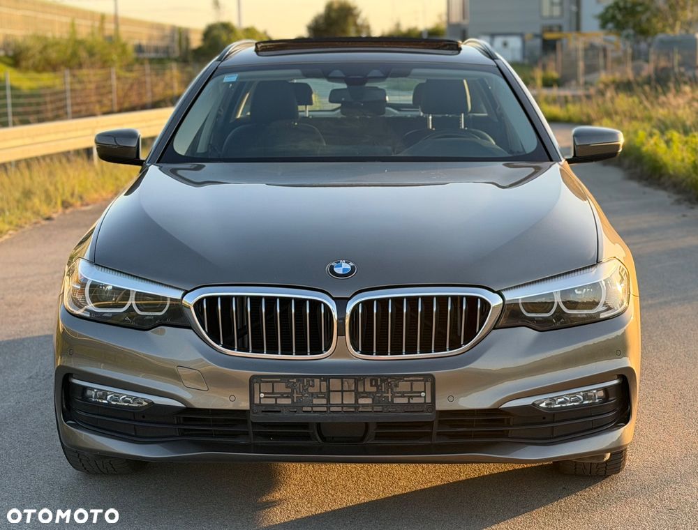 BMW Seria 5 520d xDrive Luxury Line sport - 2