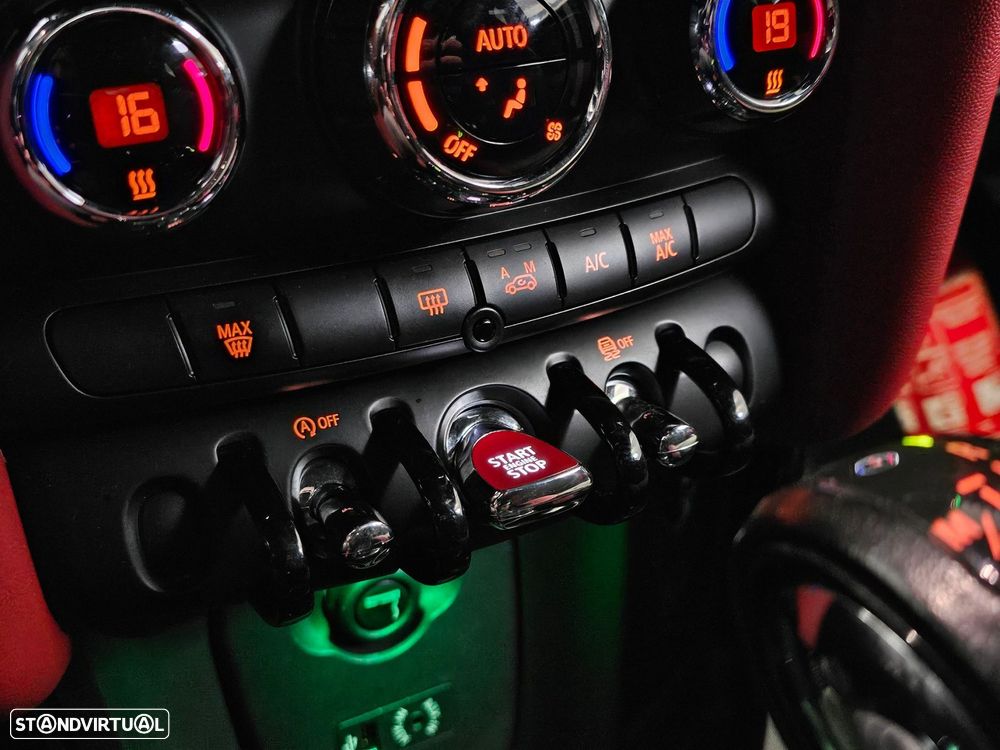 MINI 3 Portas John Cooper Works Aut. - 17