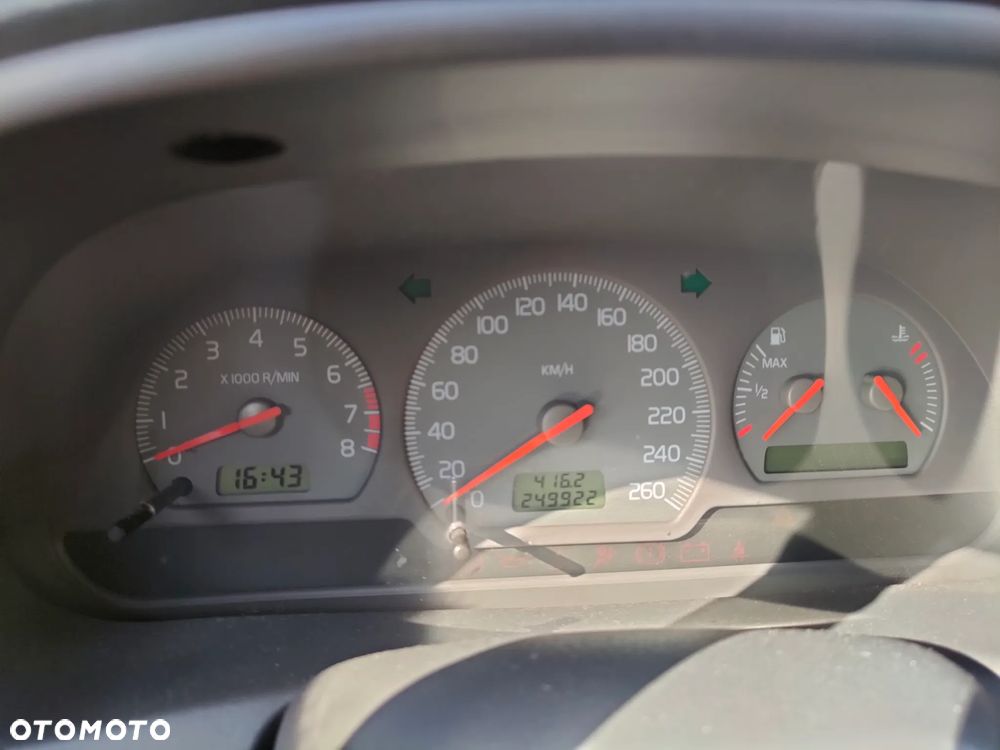 Volvo S40 1.6 - 9