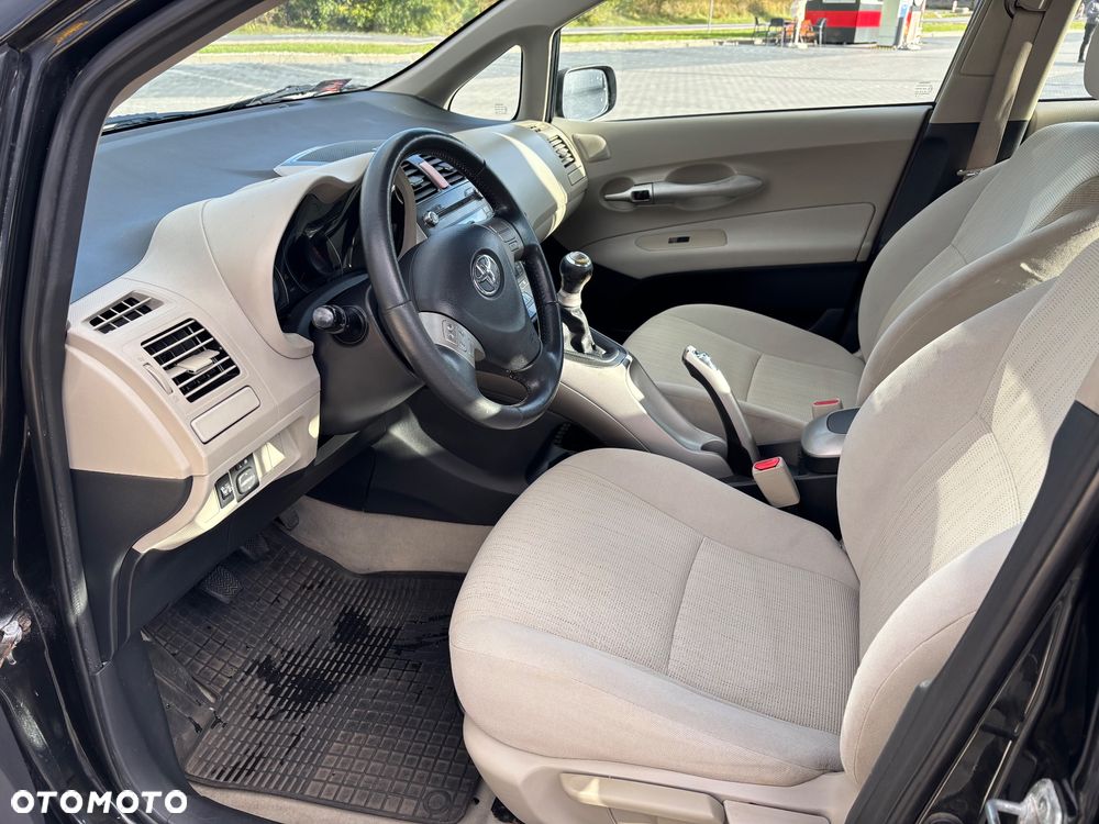 Toyota Auris - 30