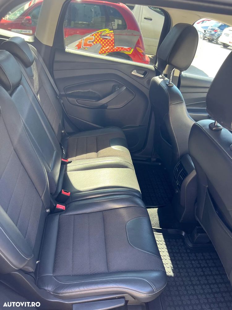 Ford Kuga 2.0 TDCi Powershift 4WD Titanium - 9