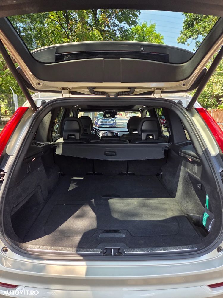 Volvo XC 90 D5 AWD Momentum - 9