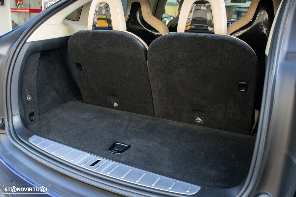 Tesla Model X 90D - 39