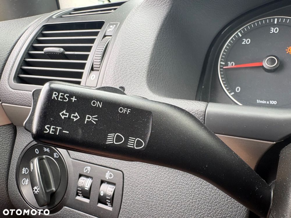 Volkswagen Touran 1.9 TDI DPF United - 10
