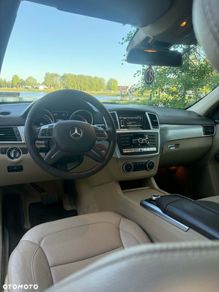 Mercedes-Benz ML - 11