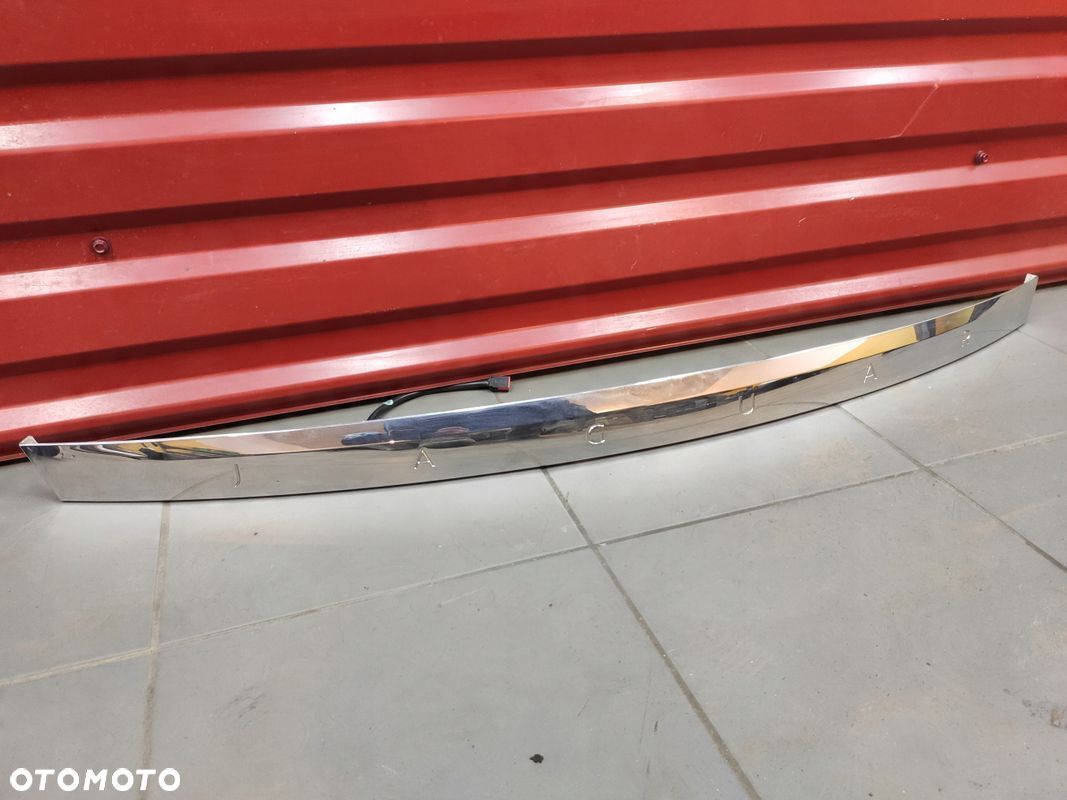 JAGUAR XF X250 3.0D BLENDA KLAPY BAGAŻNIKA TYŁ TYLNA CHROM PRZYCISK LAMPKI - 1