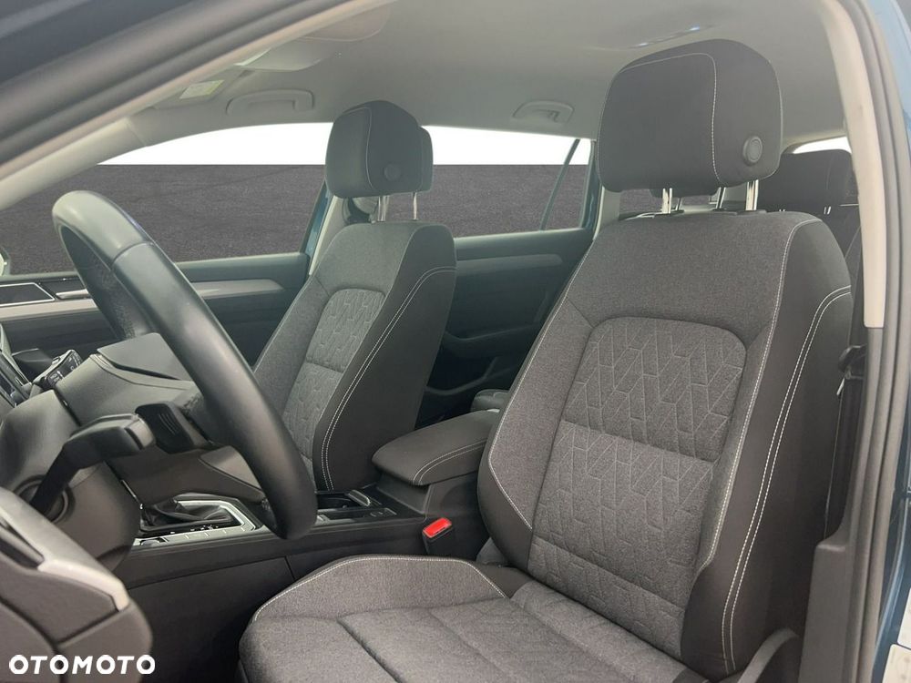 Volkswagen Passat - 16