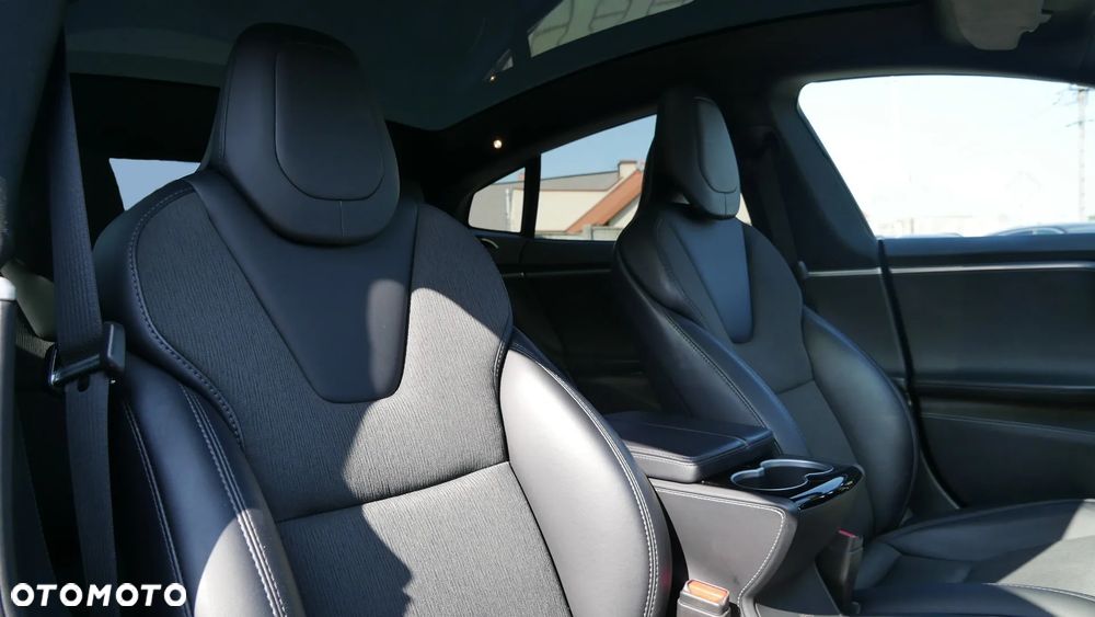 Tesla Model S Dual Motor Allradantrieb - 21