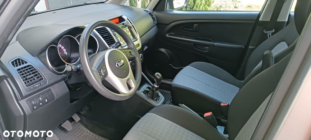 Kia Venga - 16