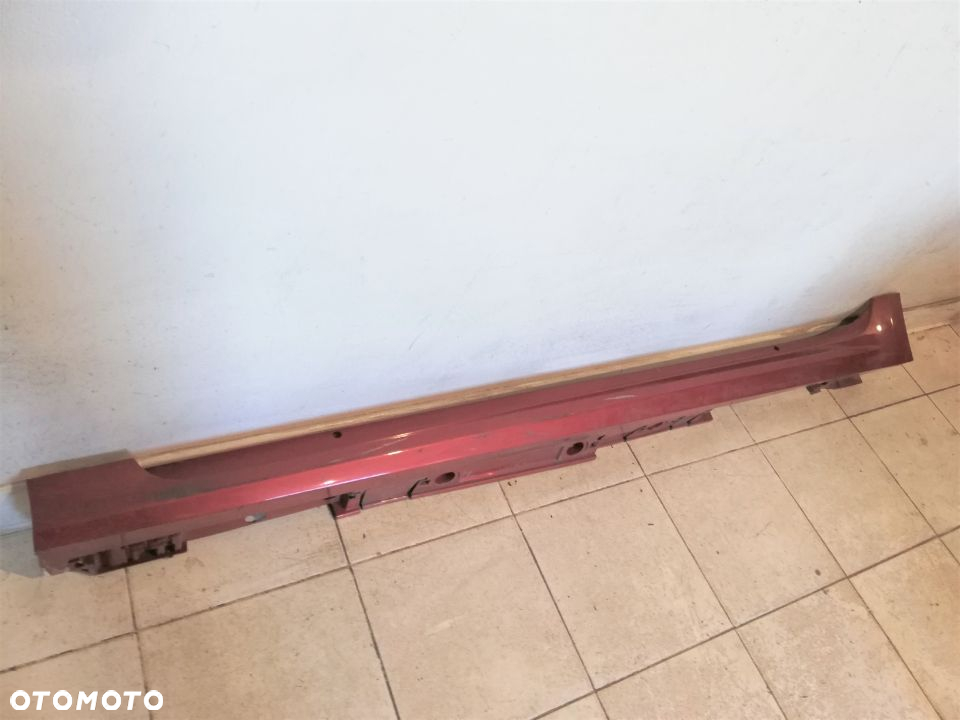 TOYOTA COROLLA E21 HB 19- LISTWA PROGOWA LEWA - 2