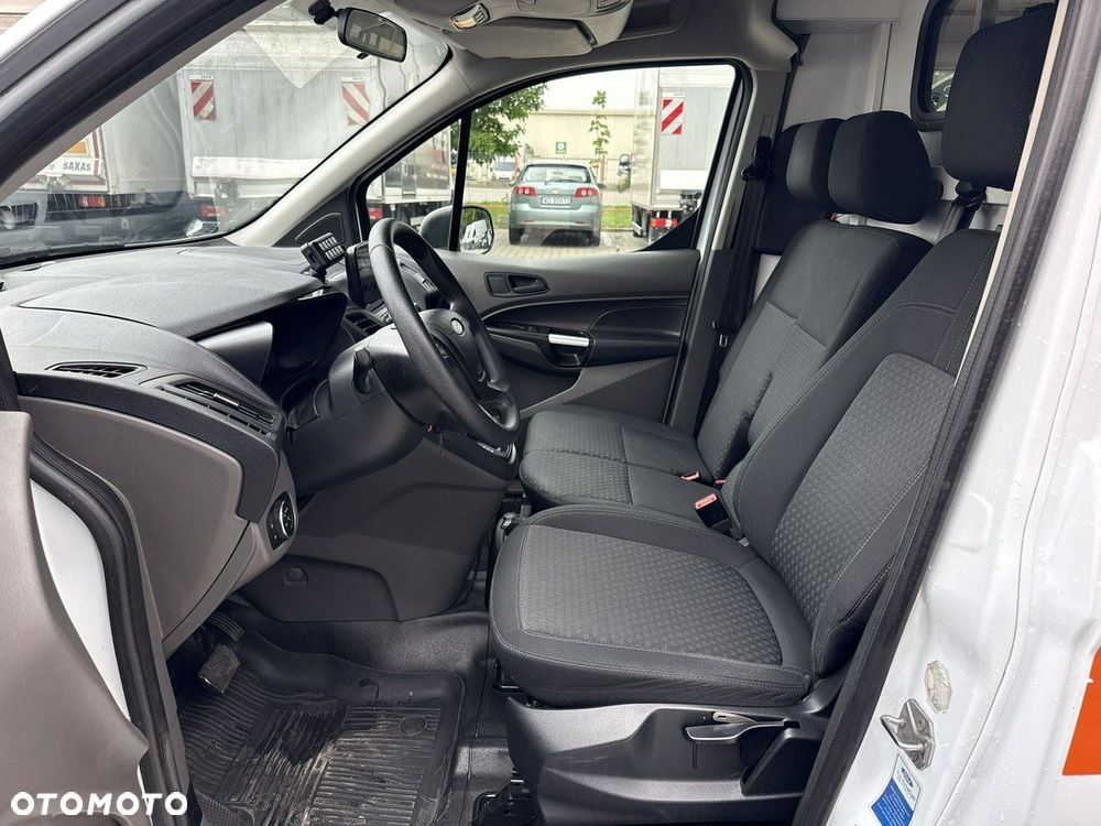 Ford Transit Connect - 11