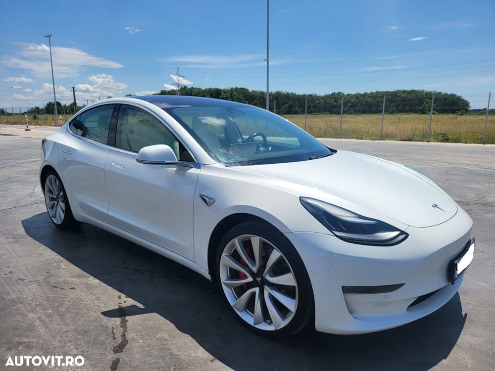 Tesla Model 3 Langstreckenbatterie Allradantrieb Dual Motor Performance - 4