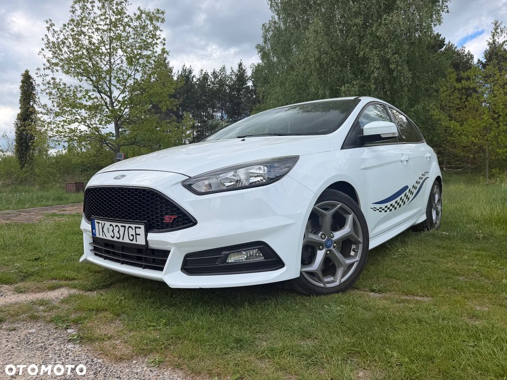 Ford Focus 2.0 EcoBoost ST mit Leder-Sport-Paket - 16
