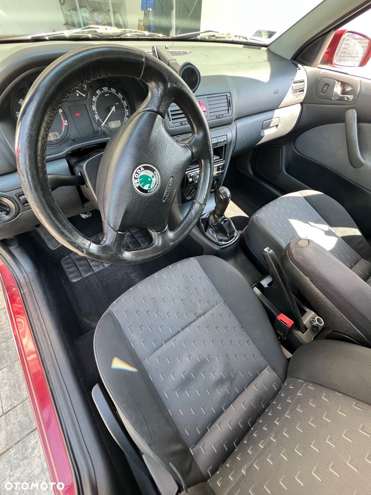 Skoda Octavia 1.6 Tour - 17