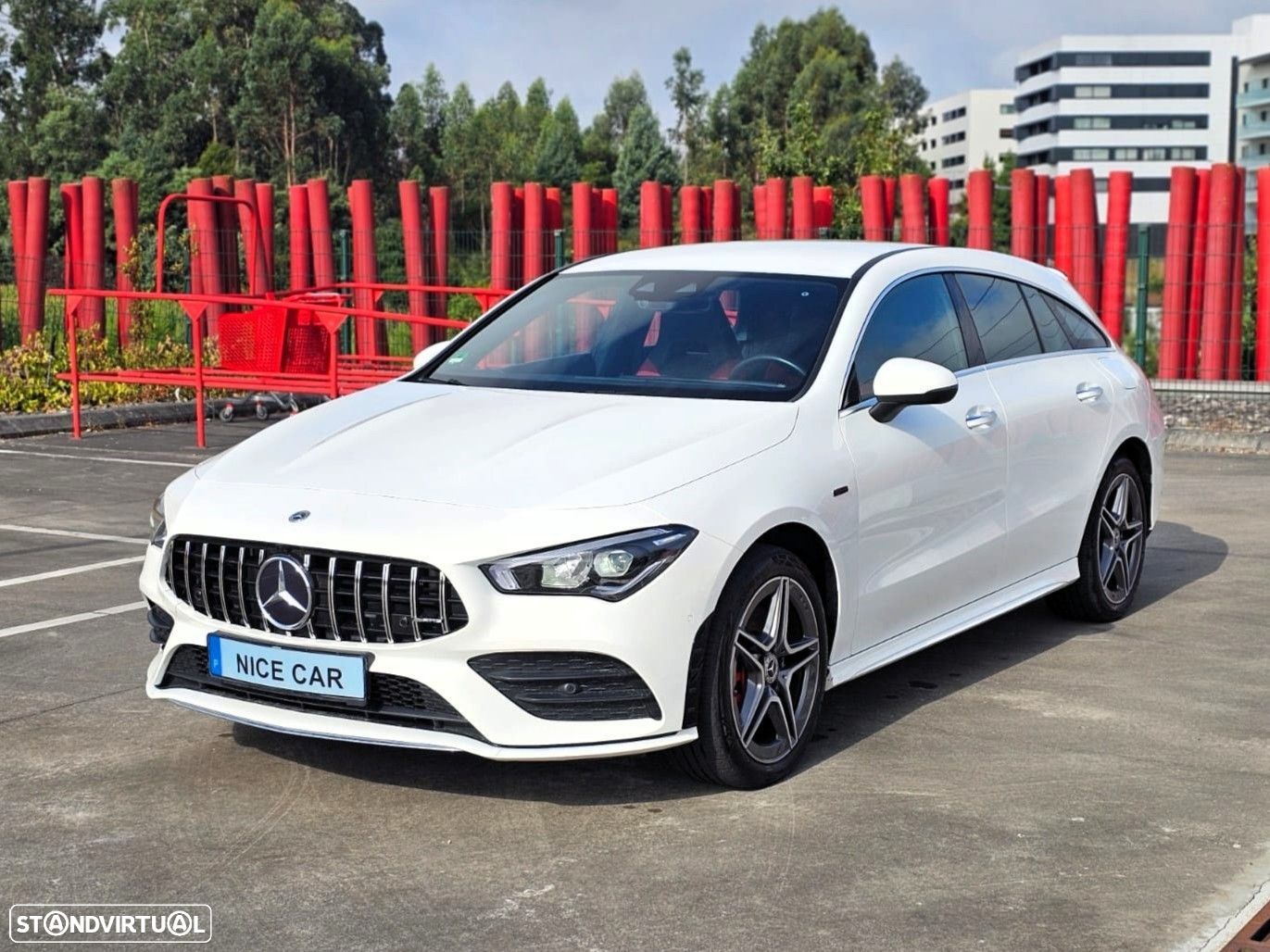 Mercedes-Benz CLA 250 e Shooting Brake AMG Line - 1
