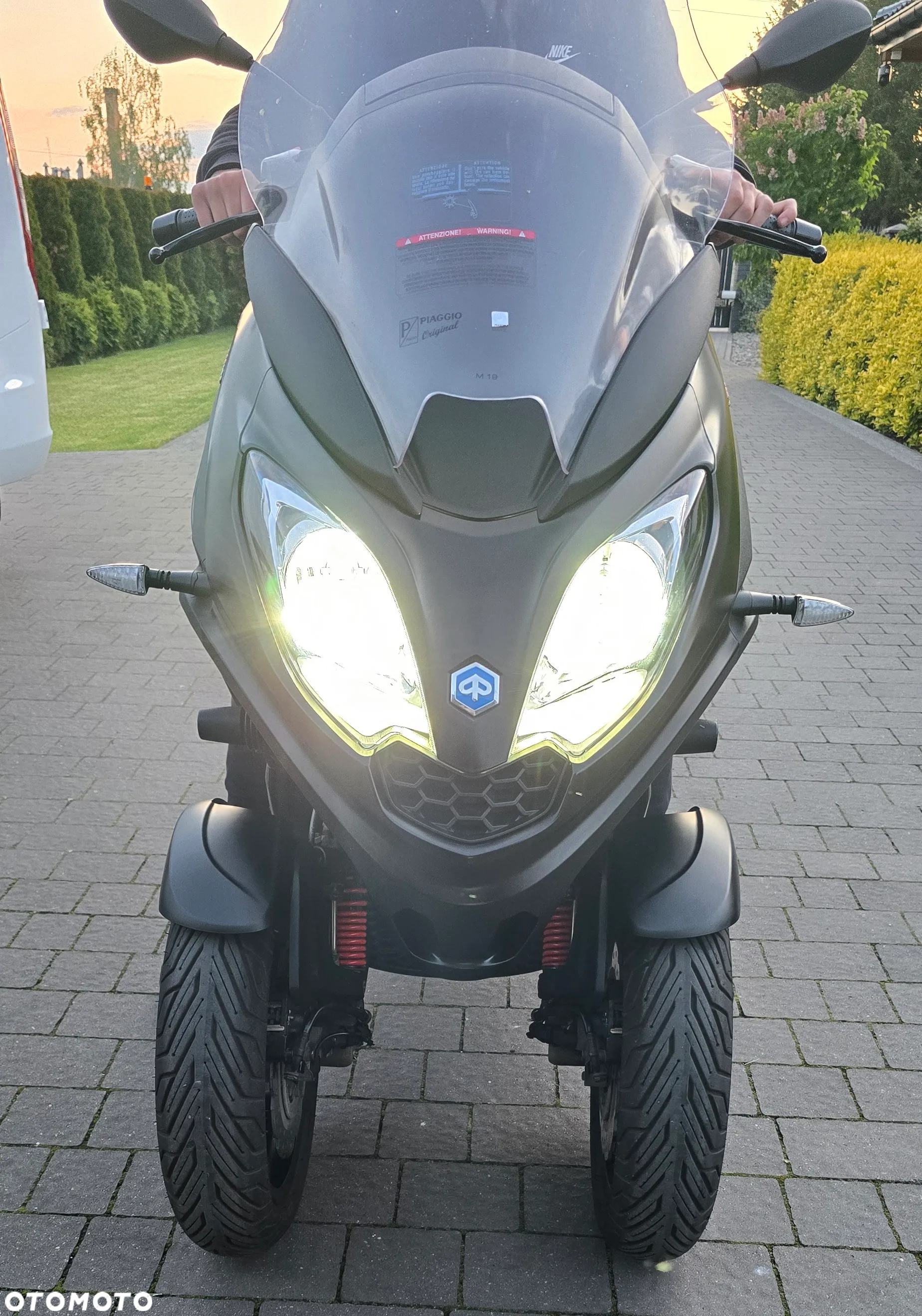 Piaggio MP-3 - 13