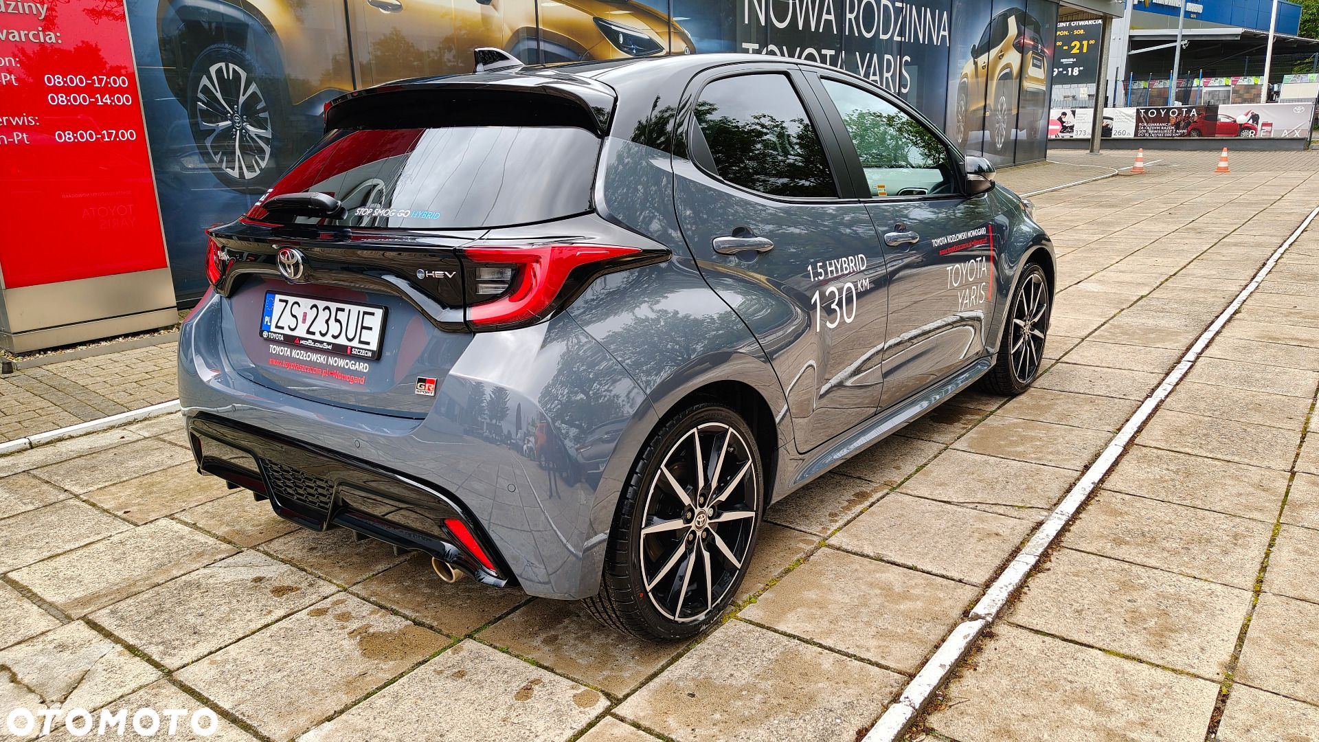 Toyota Yaris Hybrid 1.5 GR Sport - 8