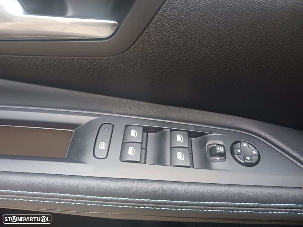 Peugeot 5008 1.5 BlueHDi Allure Pack EAT8 - 23