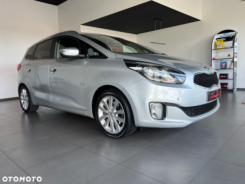 Kia Carens - 7