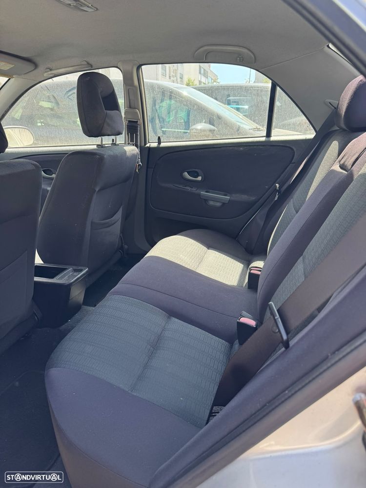 Mitsubishi Carisma SD 1.3 Classic - 11