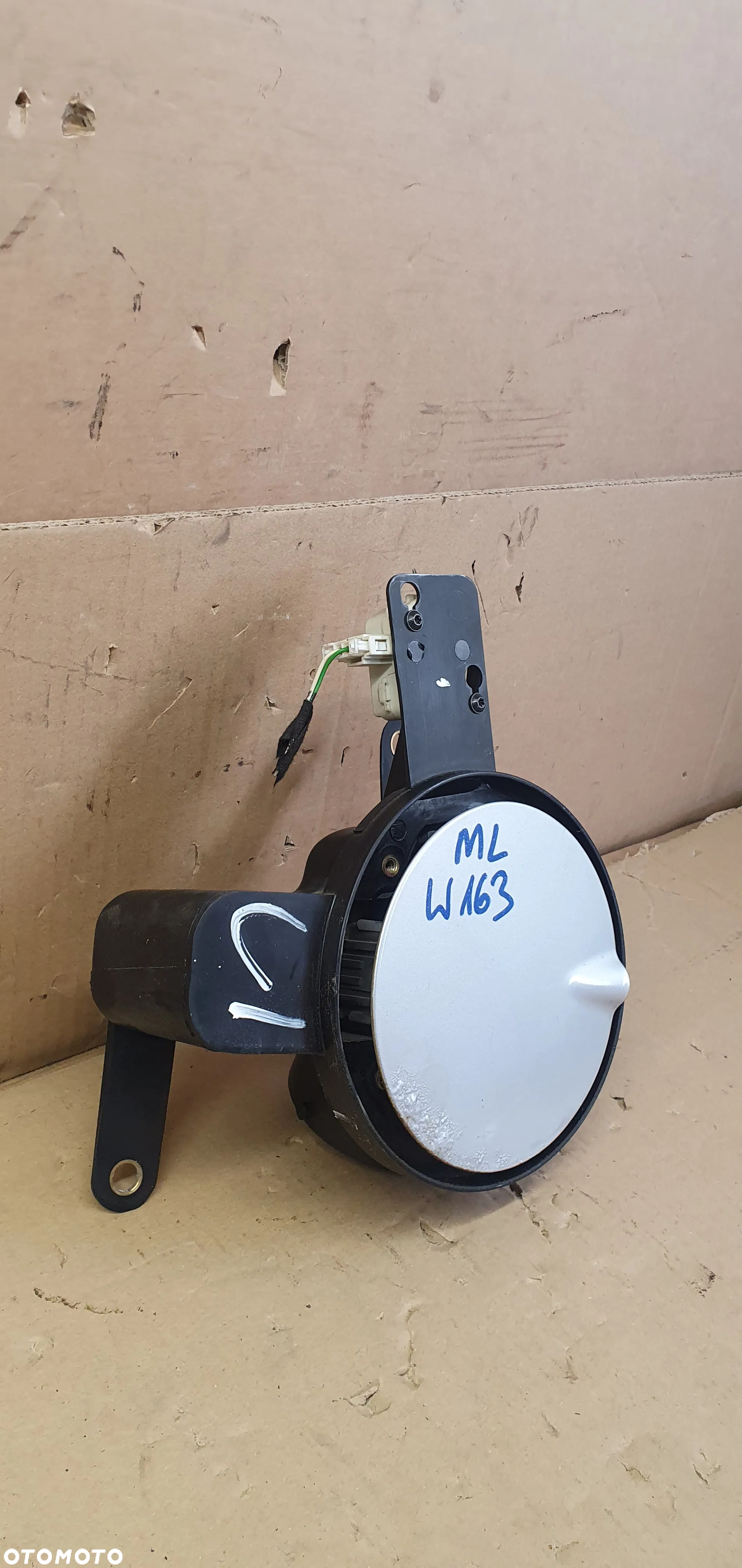 Klapka wlewu paliwa siłownik Mercedes ML W163 A1636300567 A1635842426 - 3