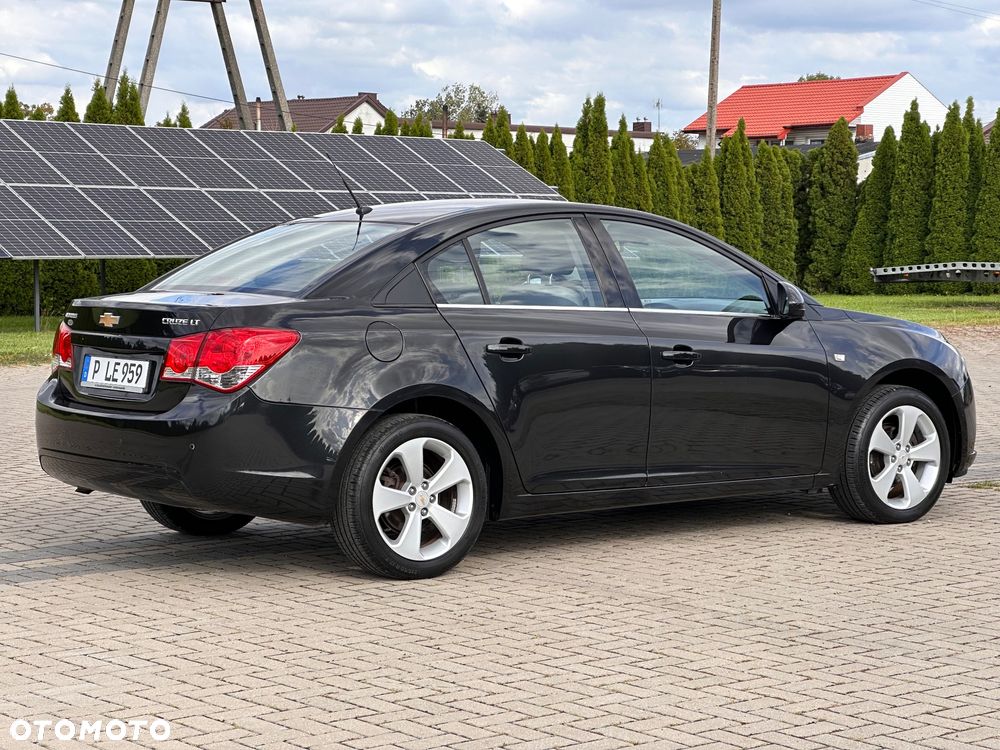 Chevrolet Cruze 1.8 LS - 17