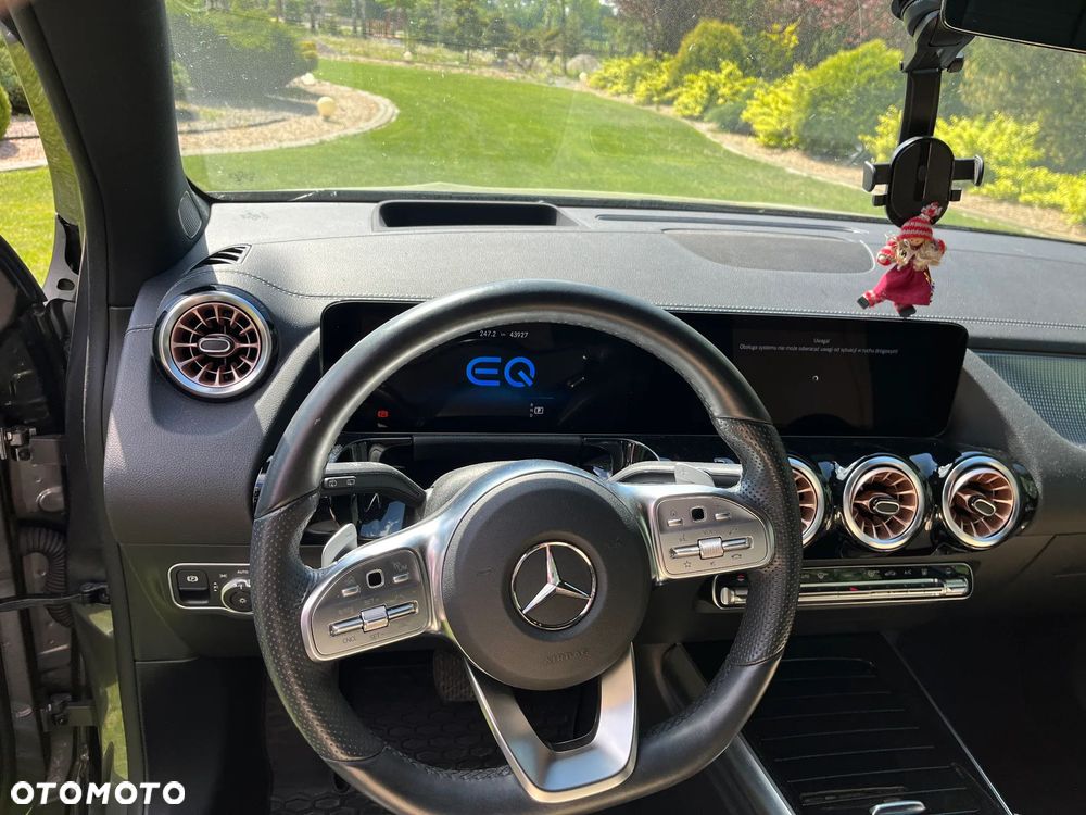 Mercedes-Benz EQA - 8