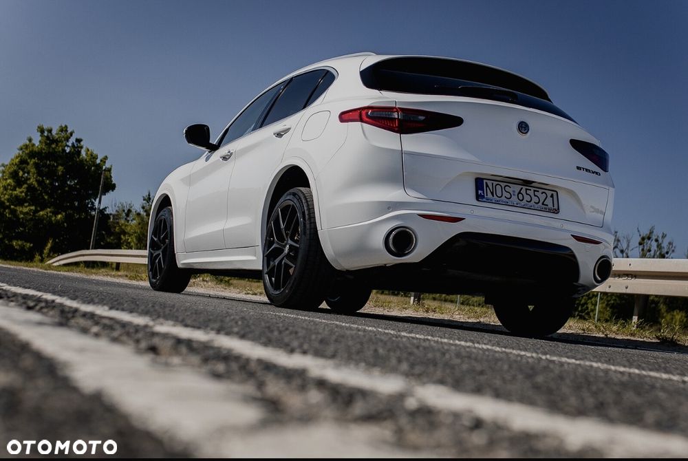 Alfa Romeo Stelvio - 19