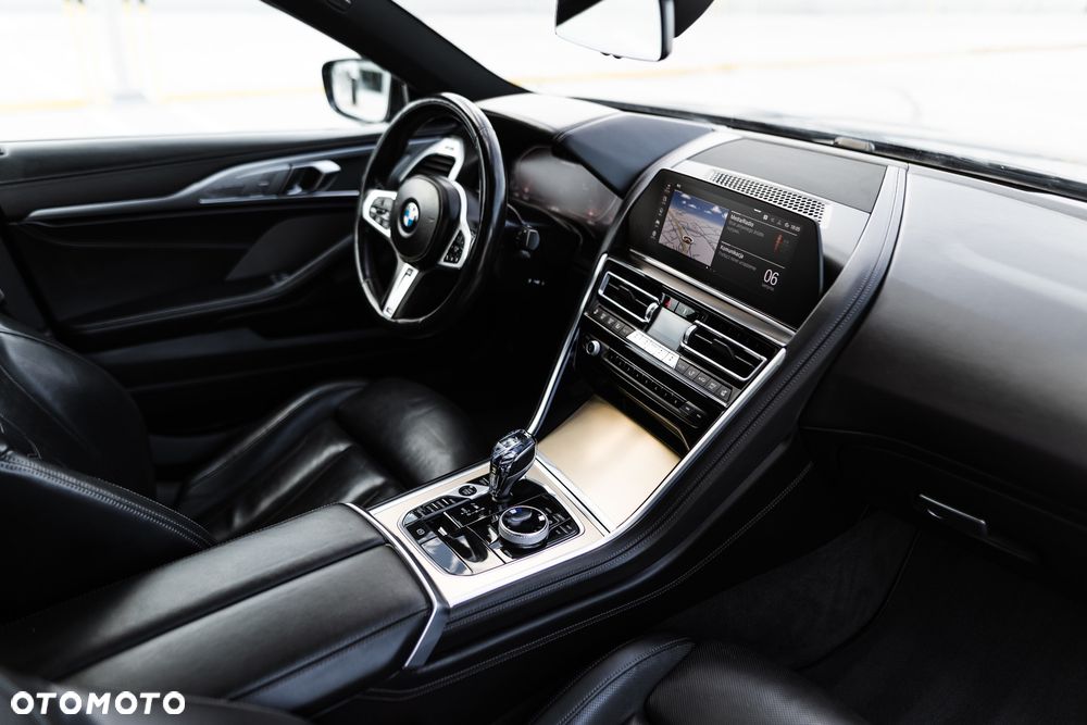 BMW Seria 8 - 12