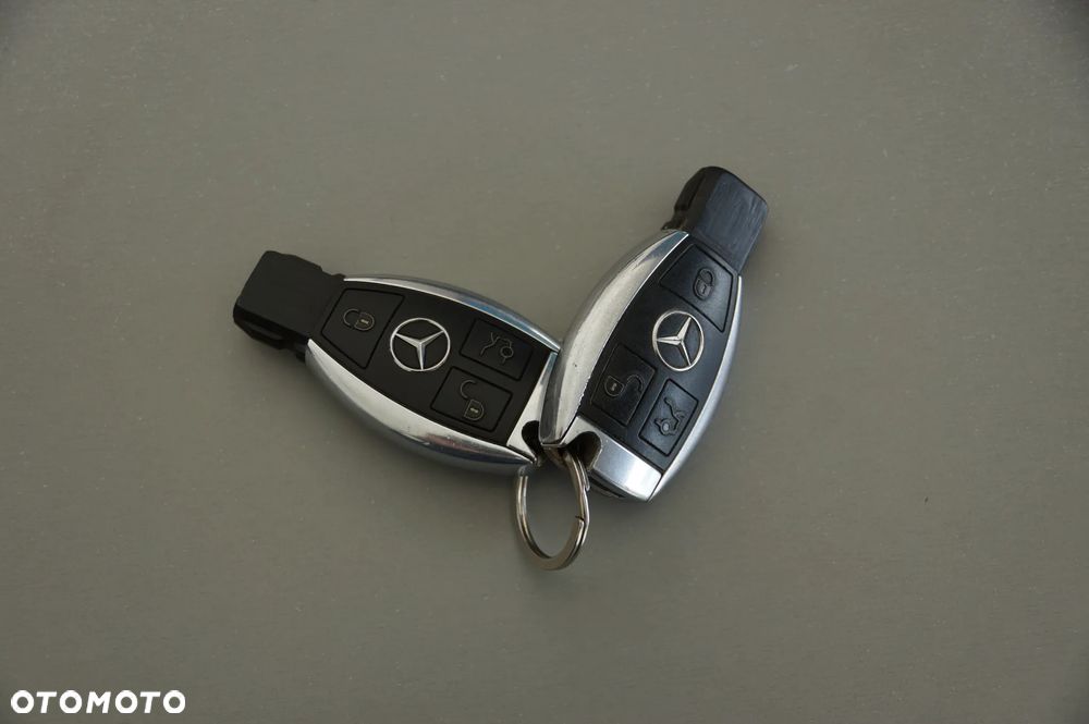 Mercedes-Benz Klasa E 220 CDI DPF BlueEFFICIENCY Automatik Avantgarde - 30