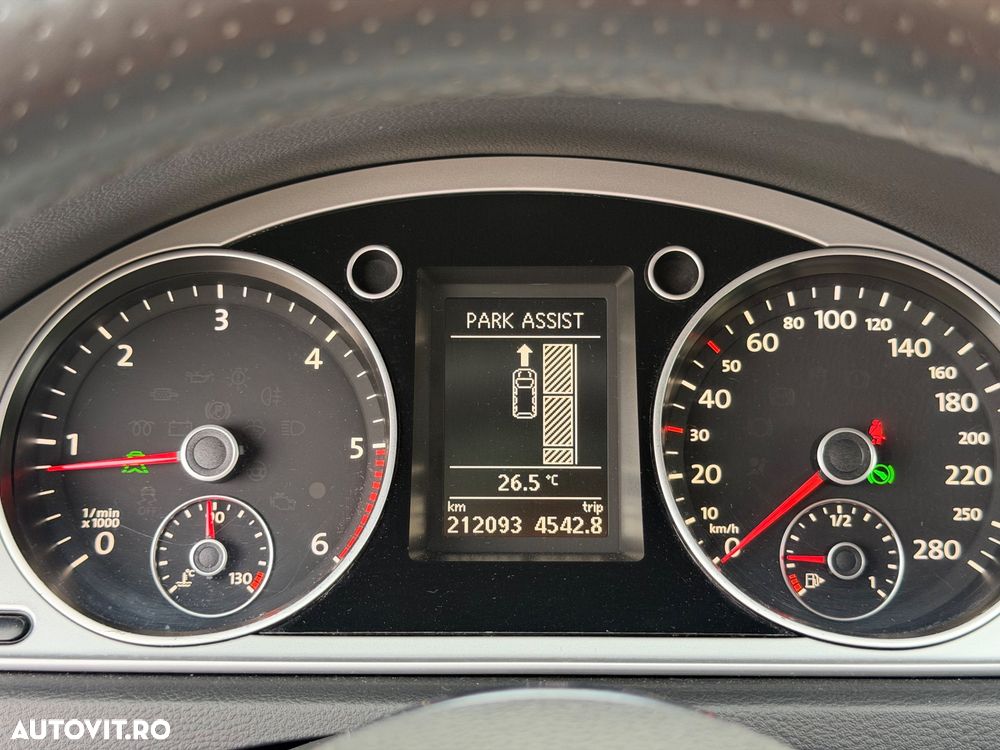 Volkswagen Passat - 28