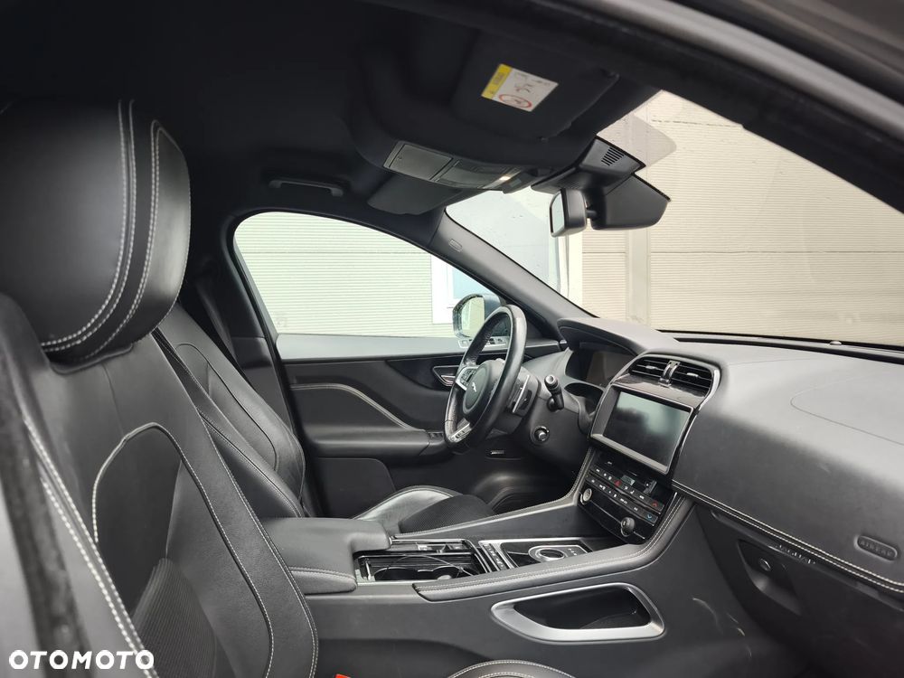 Jaguar F-Pace 30d AWD R-Sport - 32