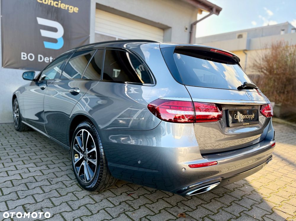 Mercedes-Benz Klasa E 220 d 4Matic 9G-TRONIC Exclusive - 4