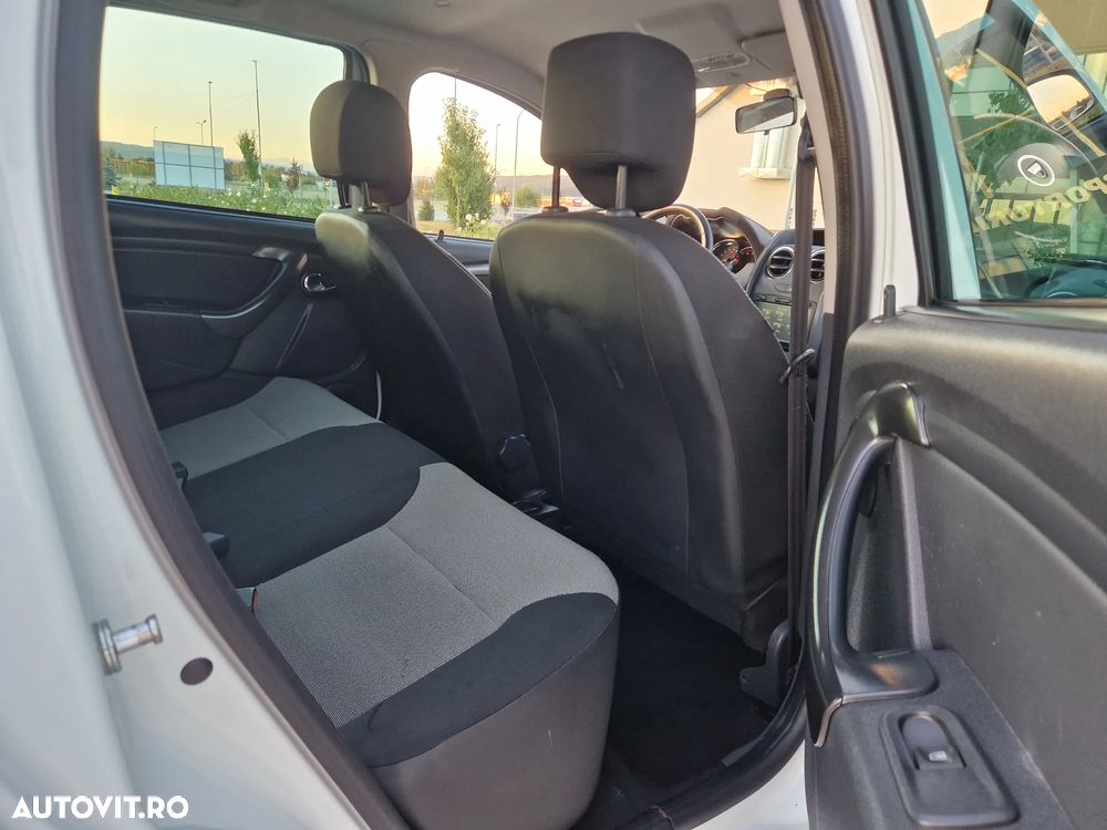 Dacia Duster 1.6 4x2 Laureate - 9