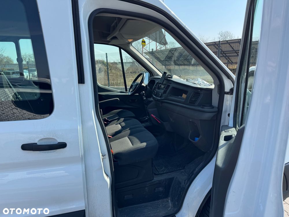 Ford Transit - 12