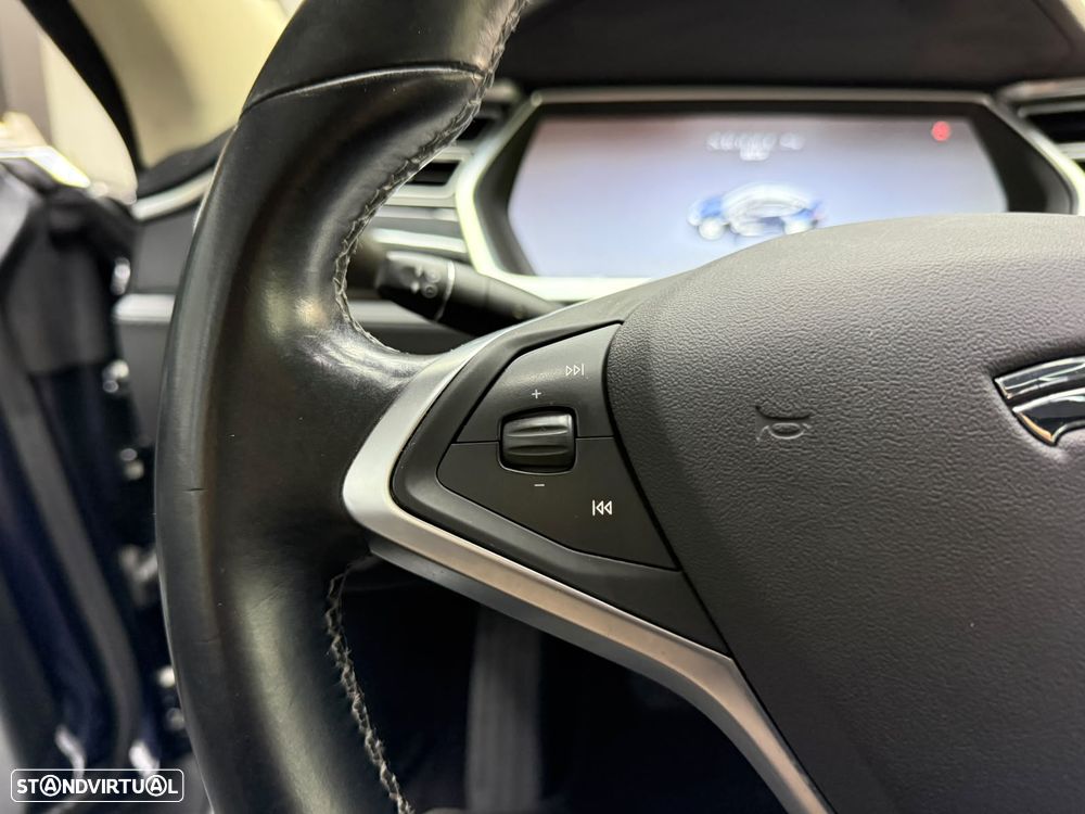 Tesla Model S - 19