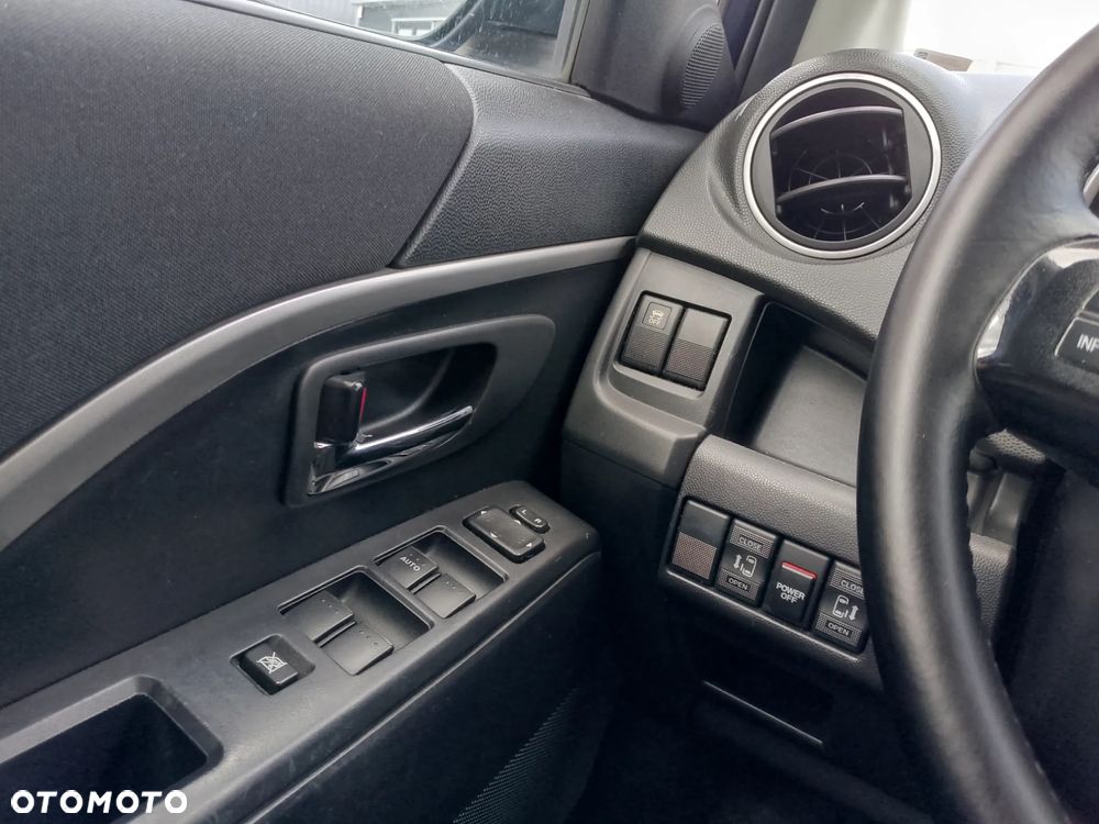 Mazda 5 1.6 MZ-CD Sendo - 28