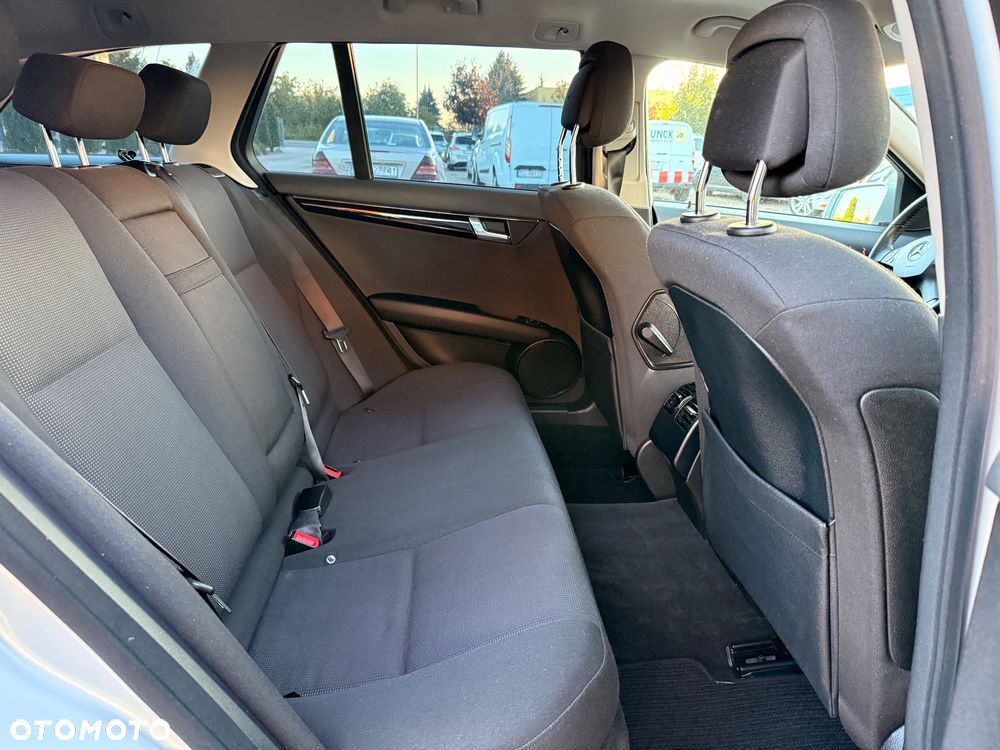 Mercedes-Benz Klasa C 220 CDI DPF Automatik Elegance - 34