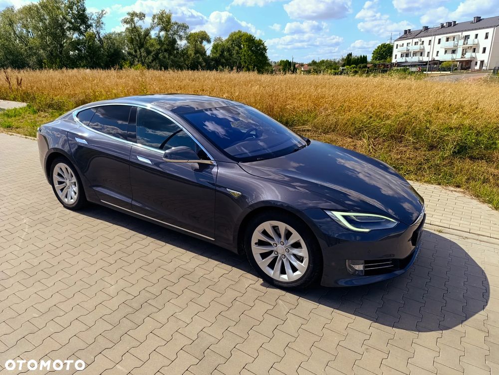 Tesla Model S - 15