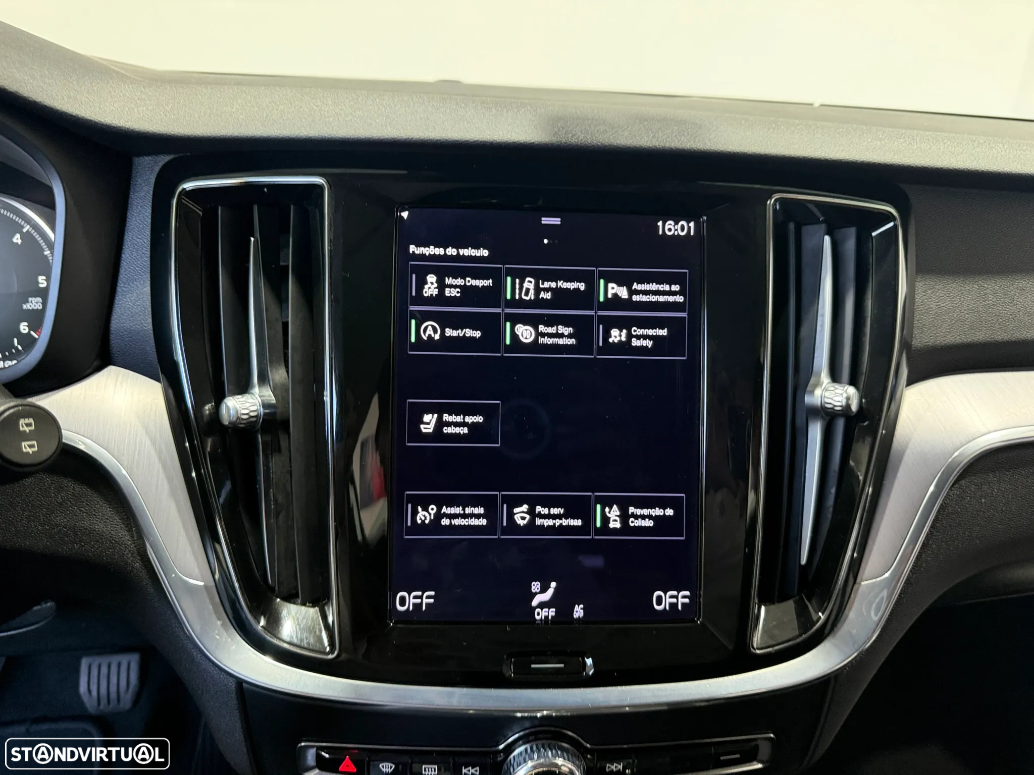 Volvo V60 2.0 D3 Momentum - 27