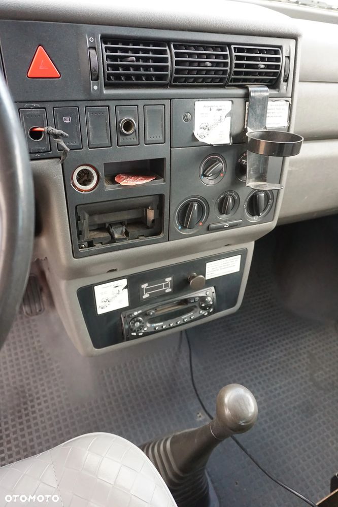 Volkswagen Transporter - 24