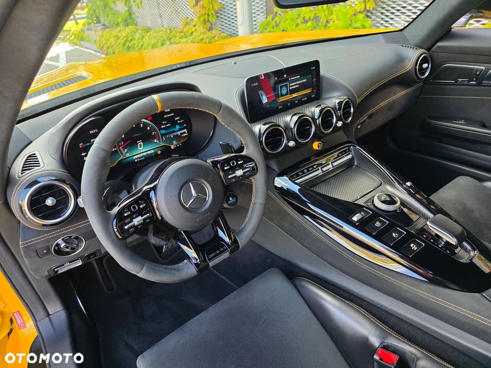 Mercedes-Benz AMG GT R - 23