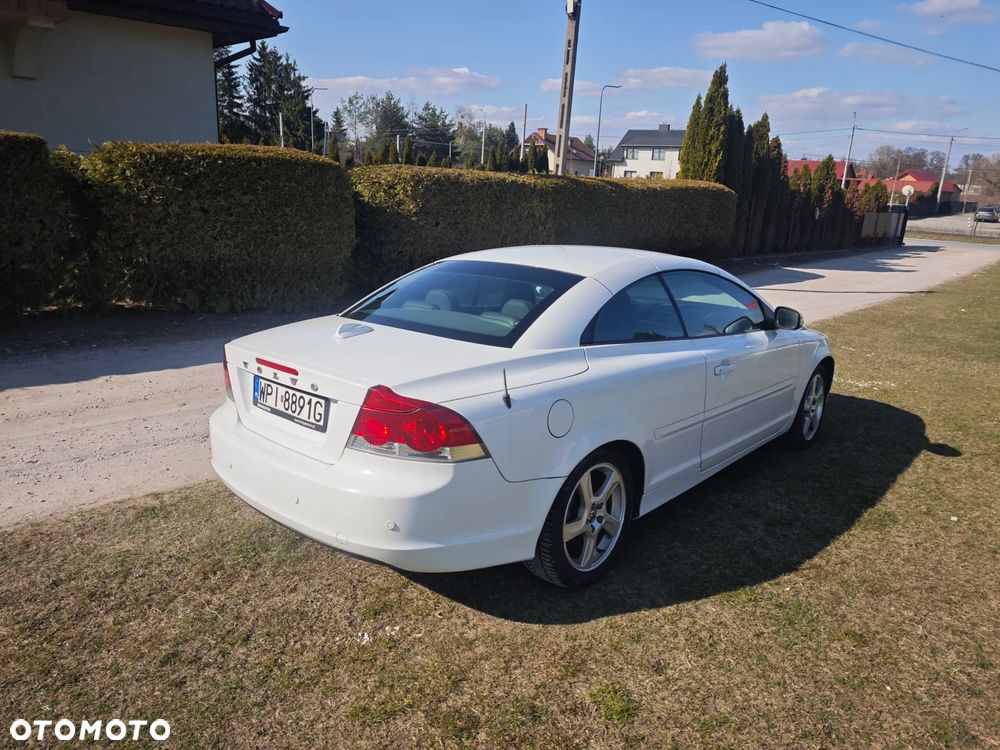 Volvo C70 2.0D Momentum - 17